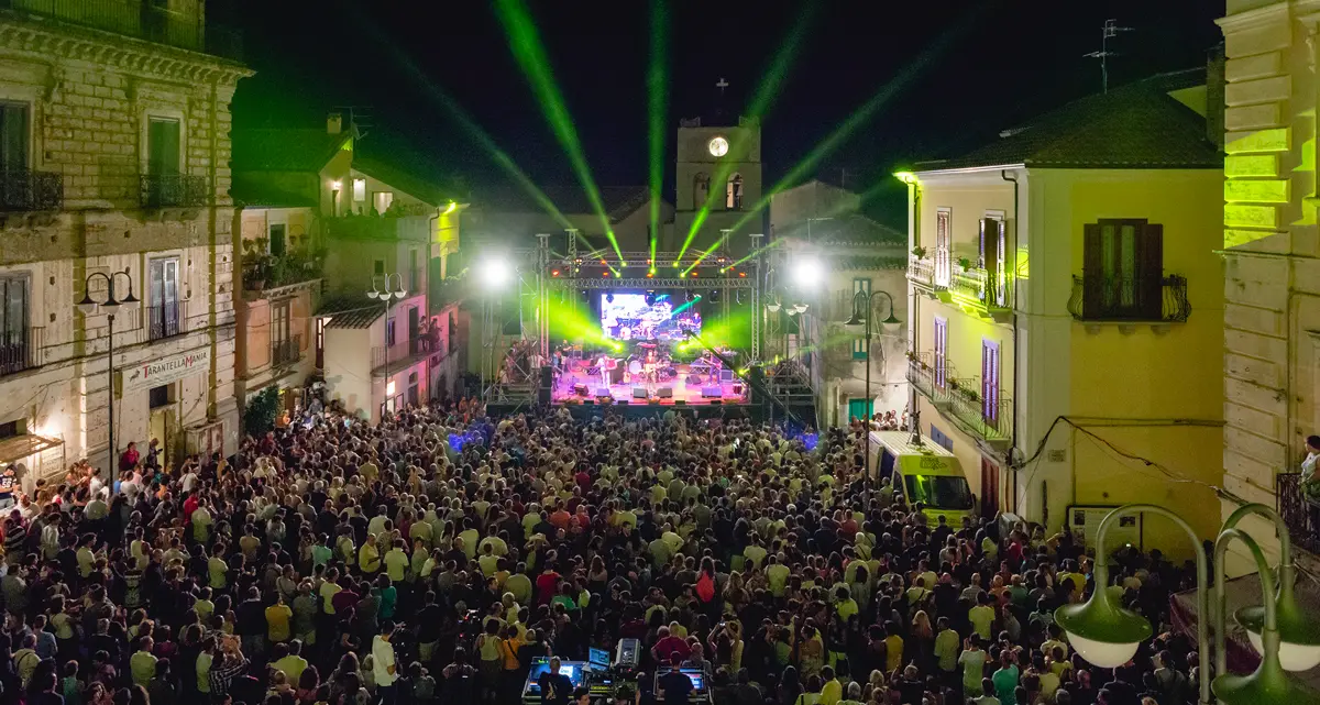 A Caulonia torna il Tarantella Festival: quattro giorni di musica, identità e \"Suoni di Pace\"\n