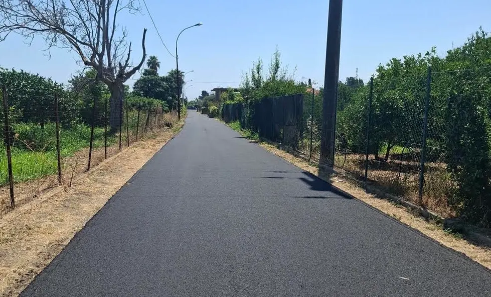 Caulonia, conclusi i lavori di messa in sicurezza della strada comunale di Contrada Aguglia\n