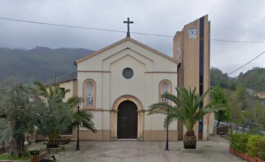 Rende, l’acqua della fontana davanti alla Chiesa della Pietà non è potabile: scatta il divieto\n