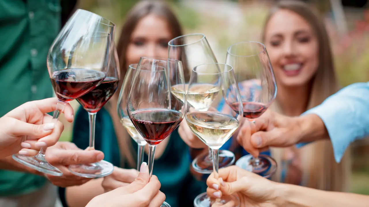 Brattirò celebra il vino locale: tutto pronto per la tradizionale sagra del 10 agosto\n