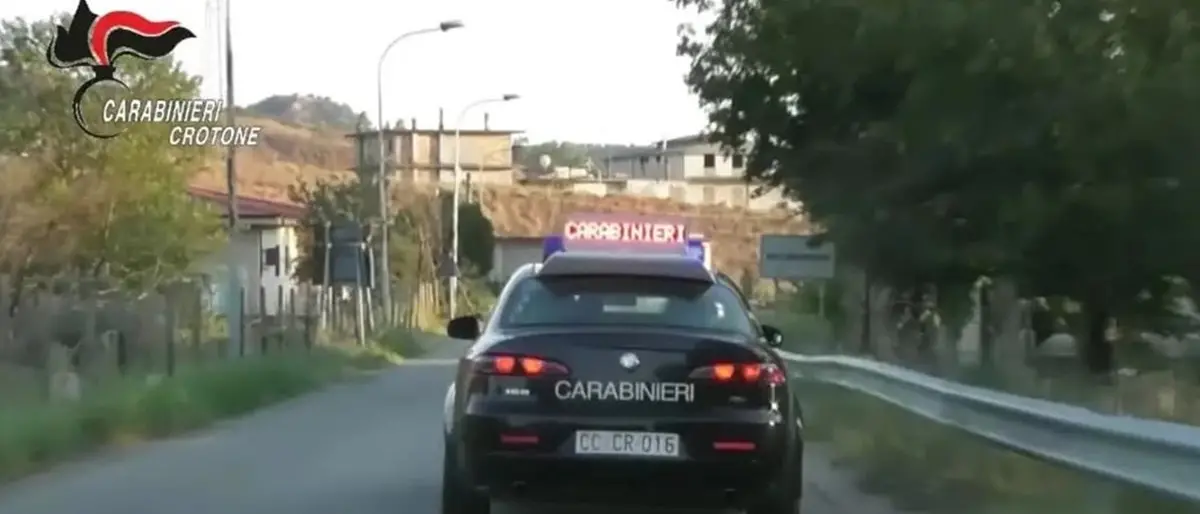Maltrattementi e minacce di morte alla compagna: arrestato un uomo a San Mauro Marchesato\n