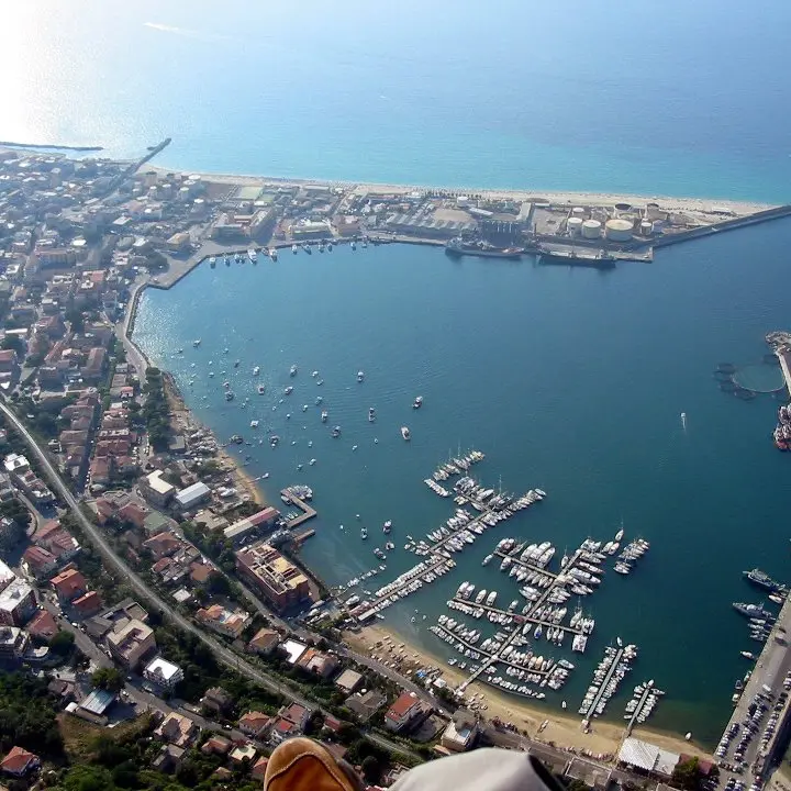 Porto di Vibo Marina, approvato il progetto per la demolizione dell’ex Civam: lavori da 1,5 mln, gara entro agosto\n
