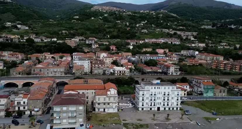 Muore dopo un brutale pestaggio, il sindaco di Fuscaldo: «Inaccettabile». L’associazione La Pira: «Lavoratore instancabile»\n