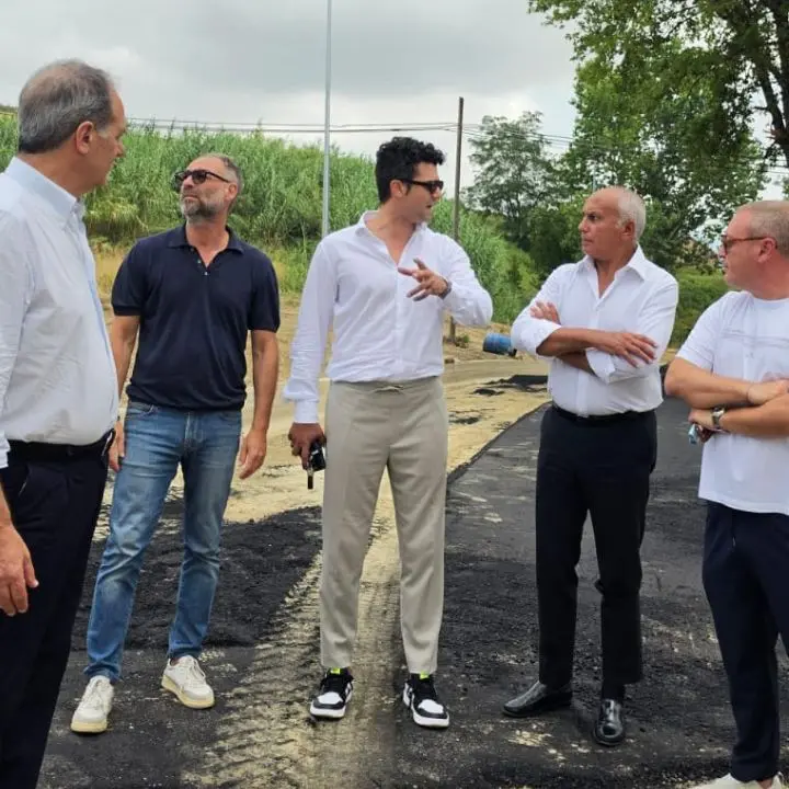 Cosenza, apre la nuova strada Serra Spiga-Mendicino: addio al semaforo e alle code\n
