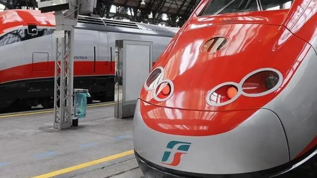 Chiede biglietto a un viaggiatore, capotreno presa a schiaffi\u00A0nel Cosentino: in ospedale con 10 giorni di prognosi\n