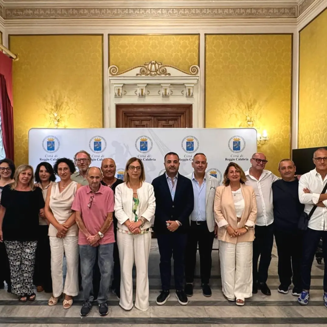 Ieri ex tirocinanti, da oggi dipendenti del Comune di Reggio\n