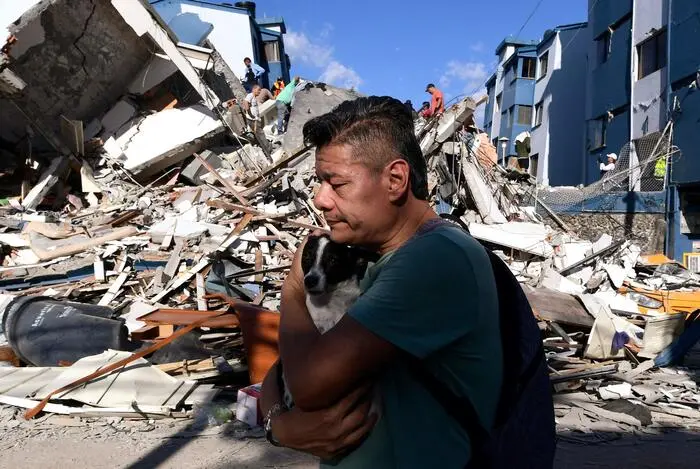 Terremoto in Colombia, oltre 130 morti e 570 feriti: la scossa di magnitudo 7.4 ha messo in ginocchio intere città\u00A0\n