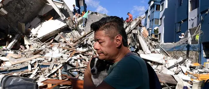 Terremoto in Colombia, oltre 130 morti e 570 feriti: la scossa di magnitudo 7.4 ha messo in ginocchio intere città\u00A0\n