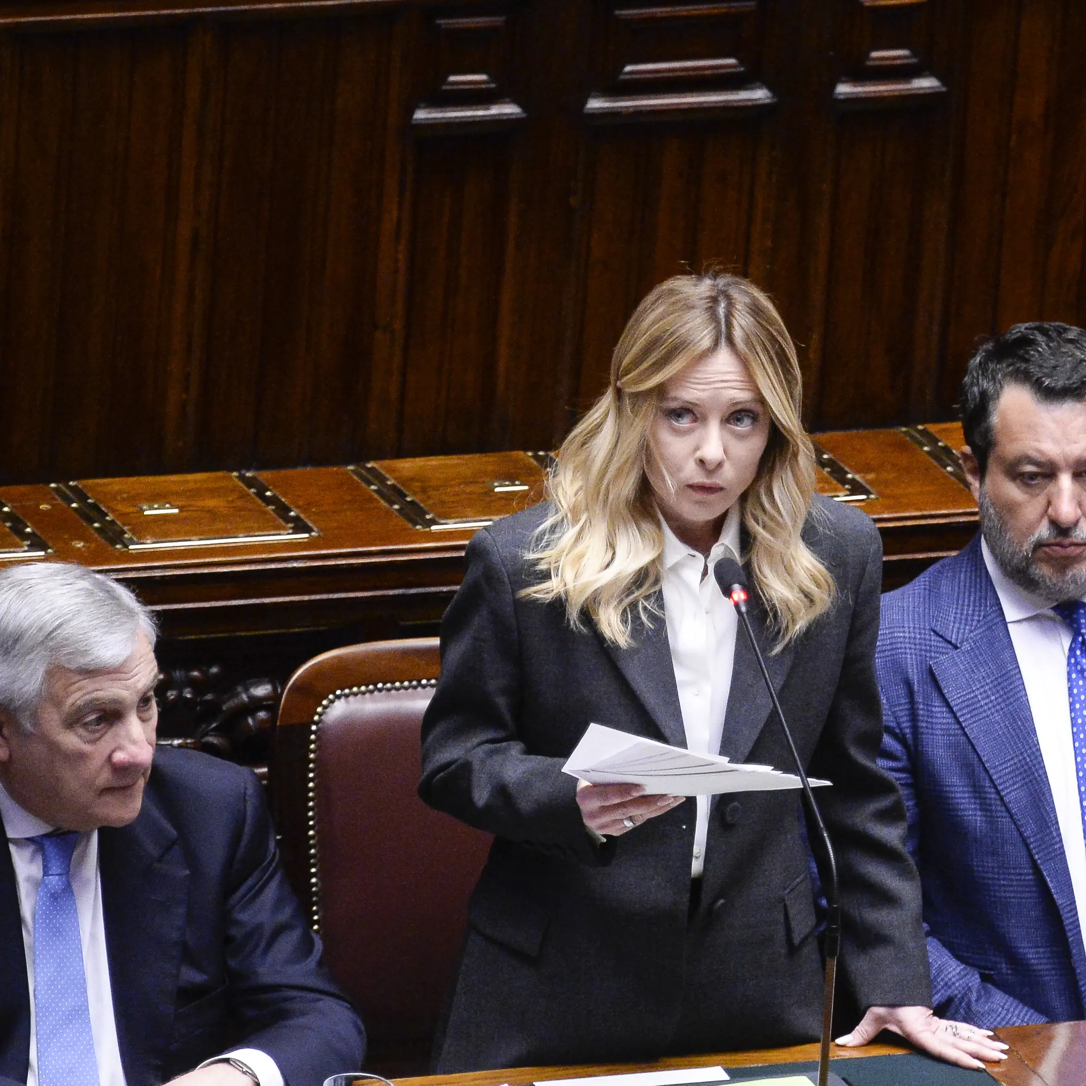 La voragine di oggi: Parlamento svuotato, istituzioni in crisi e una democrazia sempre più fragile