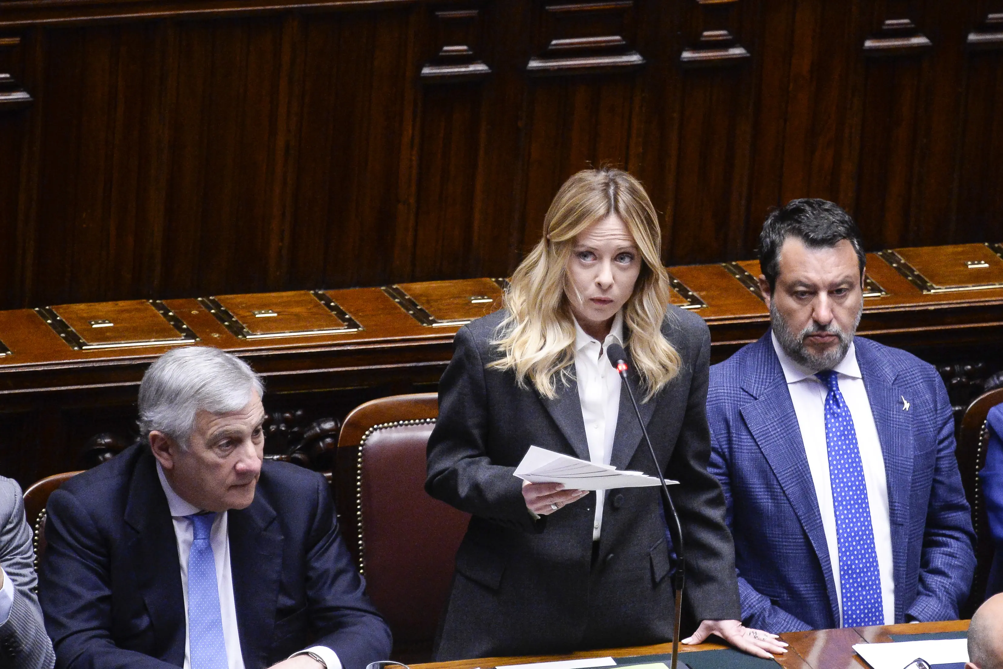 La voragine di oggi: Parlamento svuotato, istituzioni in crisi e una democrazia sempre più fragile