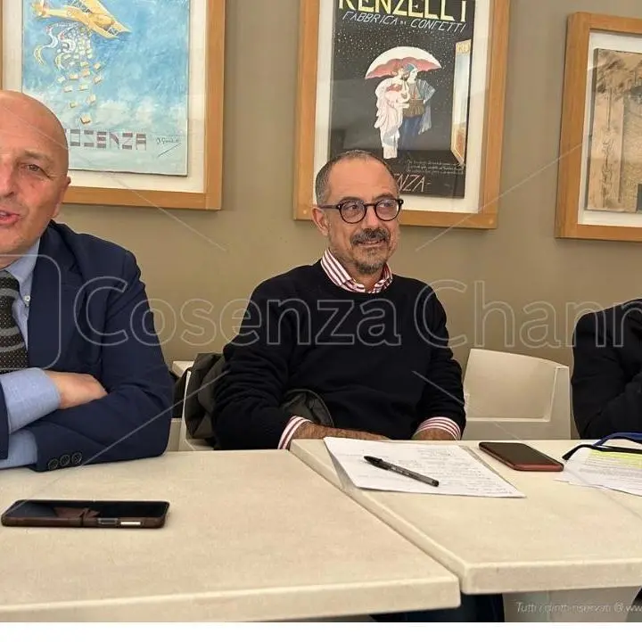 Comune Cosenza, in quattro si sentono traditi da Mazzuca: «Si valuti il ruolo»\n