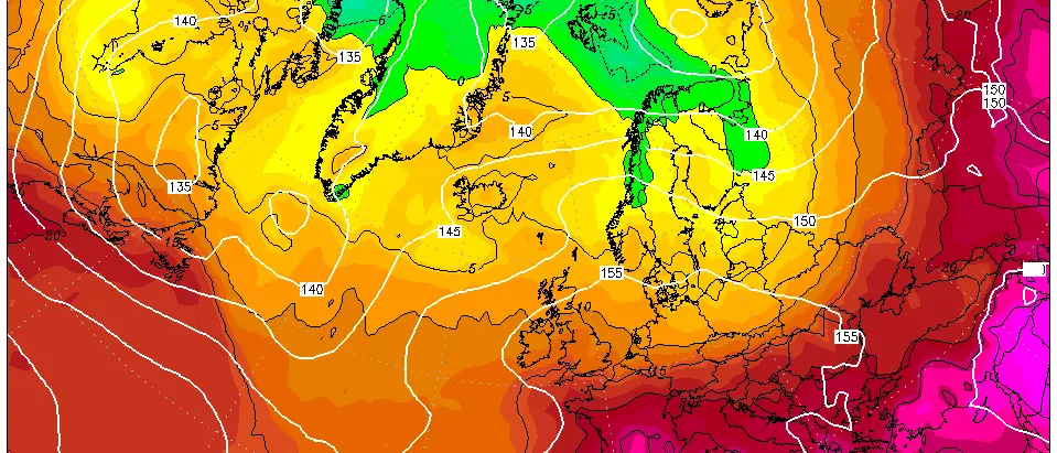 Meteo, caldo e afa fino a Ferragosto poi cambia tutto: in arrivo temporali e temperature più basse\n