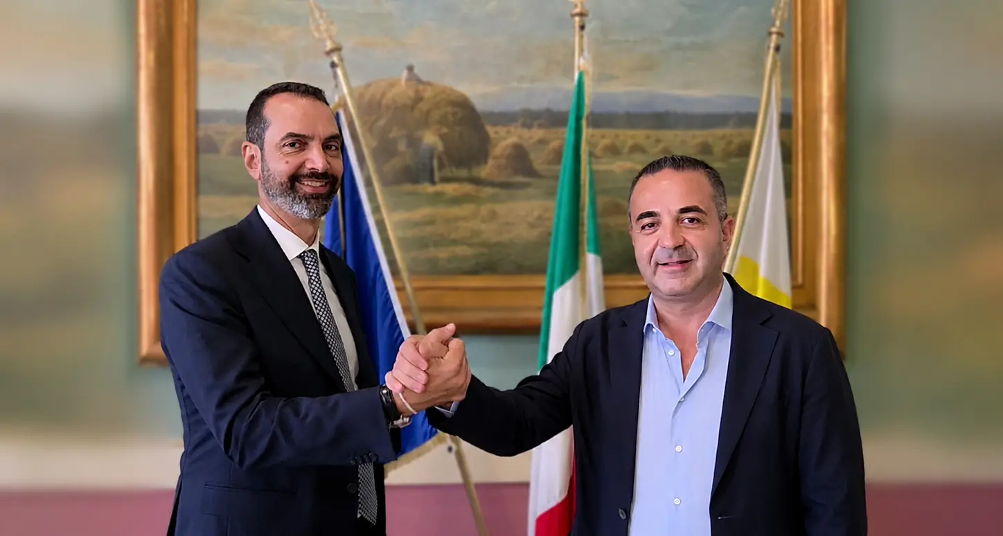 Reggio\u00A0e Messina insieme: «Da oggi si cambia passo», l'annuncio dei sindaci Cannizzaro e Basile\n