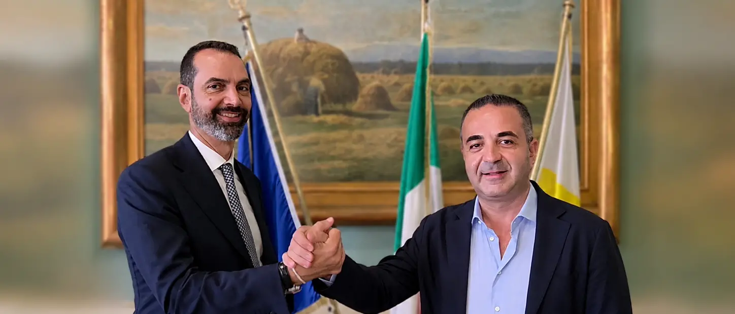 Reggio\u00A0e Messina insieme: «Da oggi si cambia passo», l'annuncio dei sindaci Cannizzaro e Basile\n