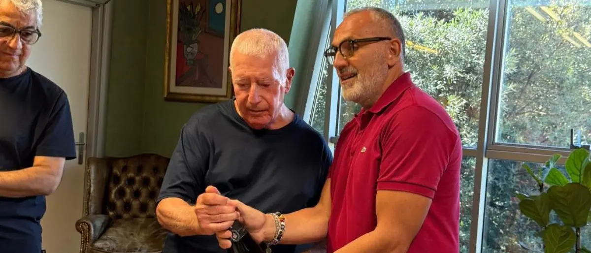 Rende, Principe festeggia 77 anni in Comune e vara il piano bitumazioni\n