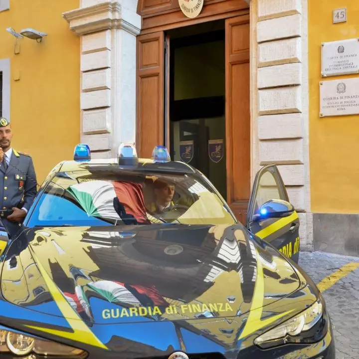 Roma, ruba una borsa dall’auto: arrestato da tre finanzieri fuori servizio\n