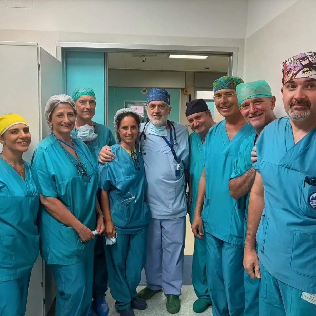 Neonata di appena 2 chili operata a Catanzaro per una rara malformazione congenita:\u00A0l’équipe Dulbecco-Gaslini funziona\n