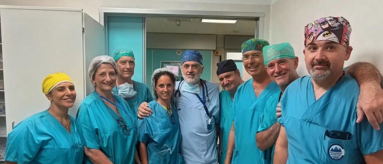 Neonata di appena 2 chili operata a Catanzaro per una rara malformazione congenita:\u00A0l’équipe Dulbecco-Gaslini funziona\n