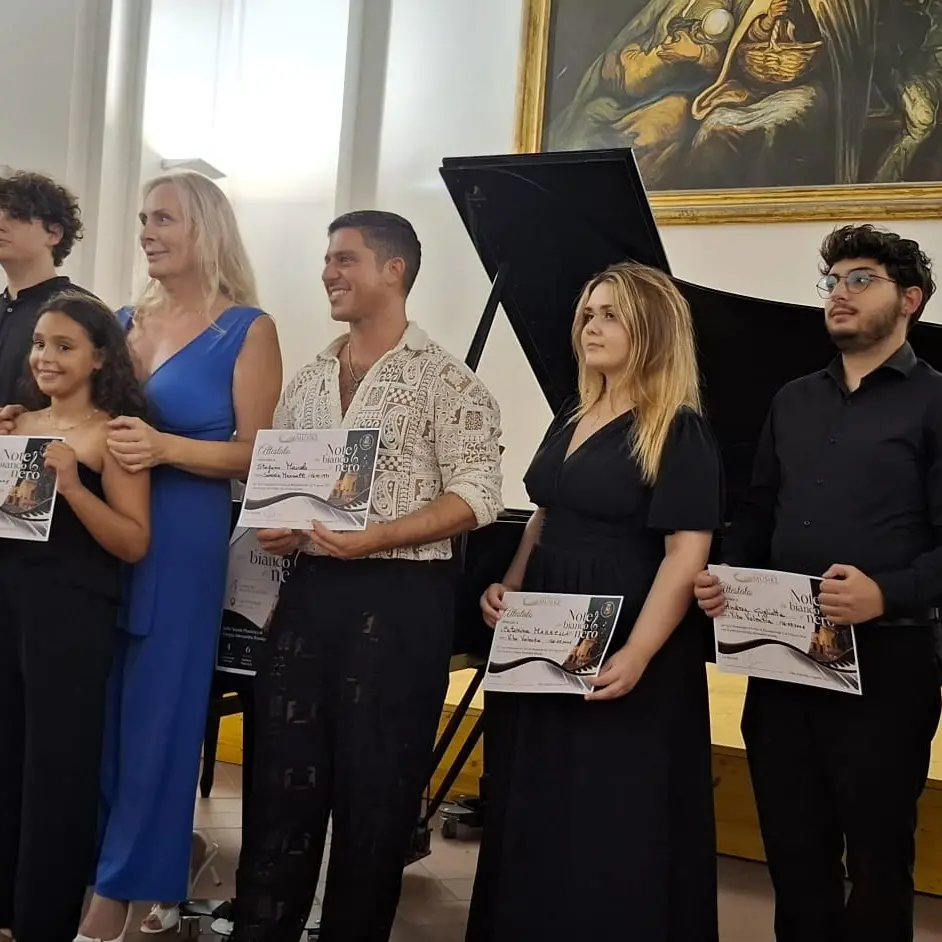 Musikè, il Festival del pianoforte valorizza i giovani talenti: al Valentianum anche un commosso omaggio ad Andrea Minasi\n