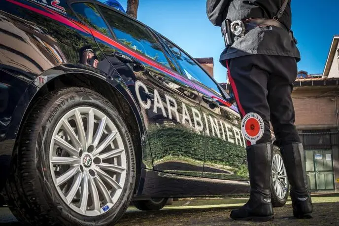 Omicidio a Cutro, 21enne ucciso a colpi di pistola in centro: già individuato il presunto autore\n