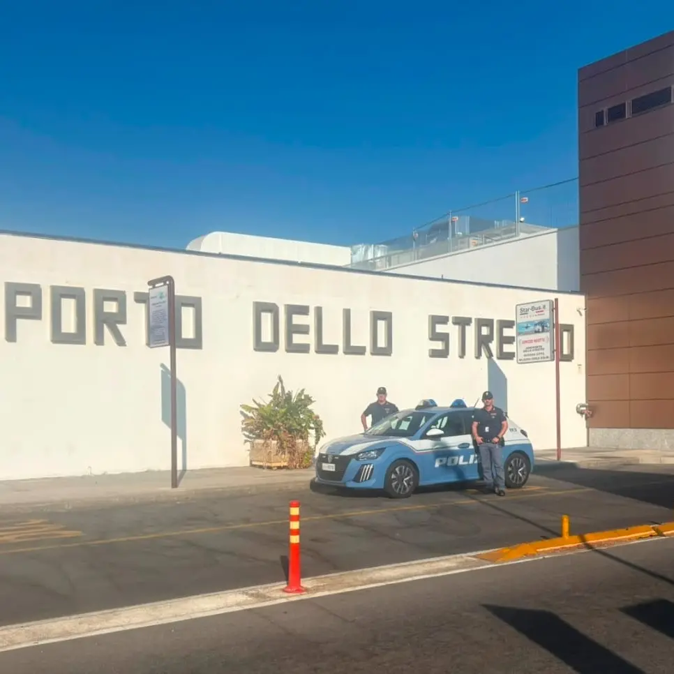 Portafogli rubato trovato in un cestino all’aeroporto di Reggio Calabria: denunciate due donne\n