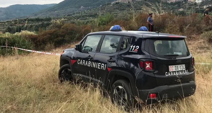 Alba di sangue a Cutro,\u00A021enne ucciso con colpi di pistola al petto: interrogato il presunto autore dell’omicidio\n