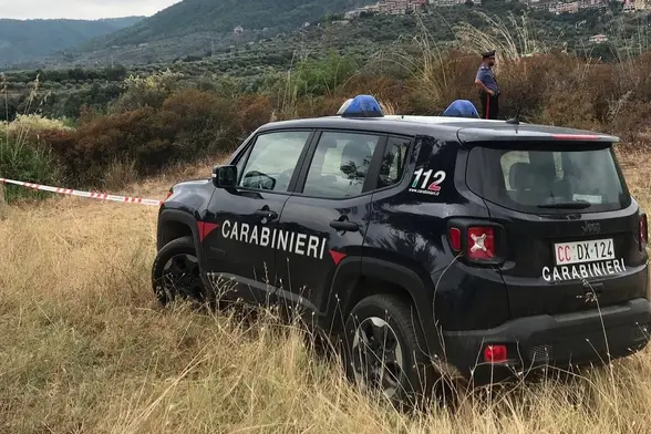 Alba di sangue a Cutro,\u00A021enne ucciso con colpi di pistola al petto: interrogato il presunto autore dell’omicidio\n