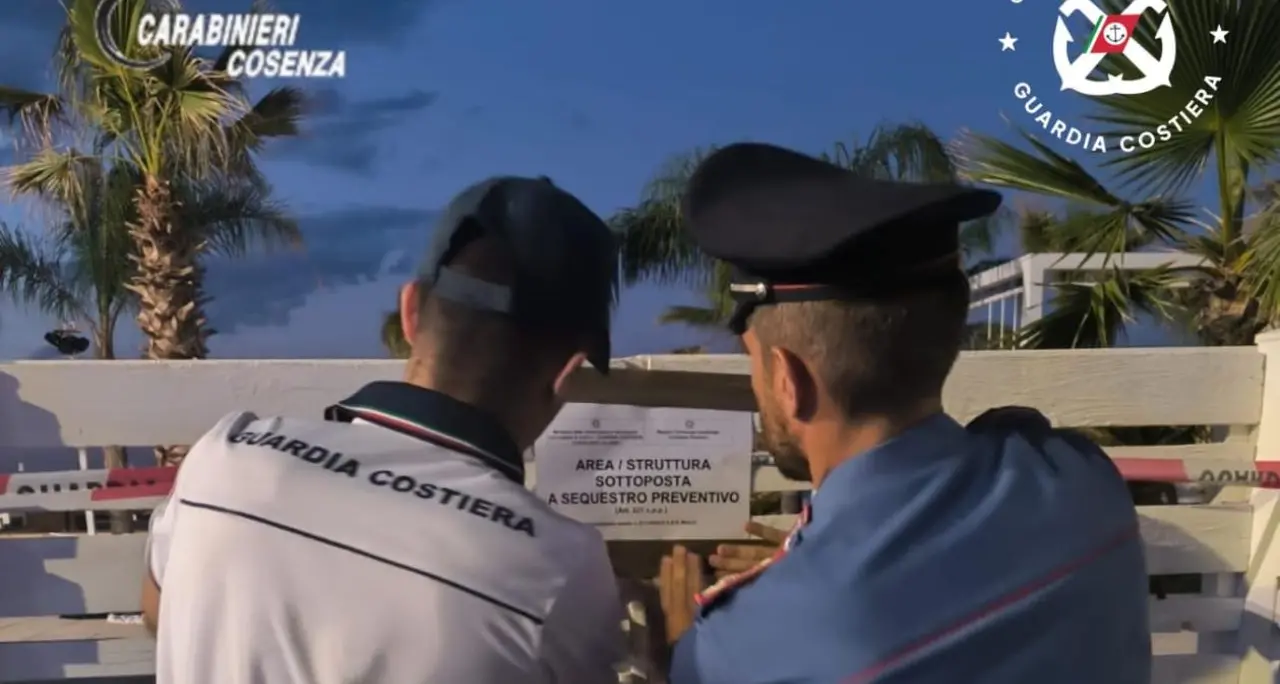 Corigliano Rossano, scoperta discoteca “abusiva”: scattano i sigilli di carabinieri e capitaneria di porto\n