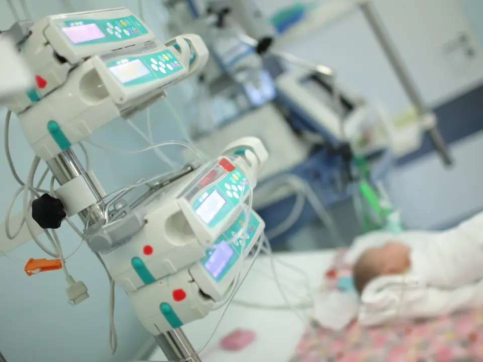 Il bimbo investito dal padre a Borgia è fuori pericolo, Enea ancora ricoverato al Bambino Gesù di Roma