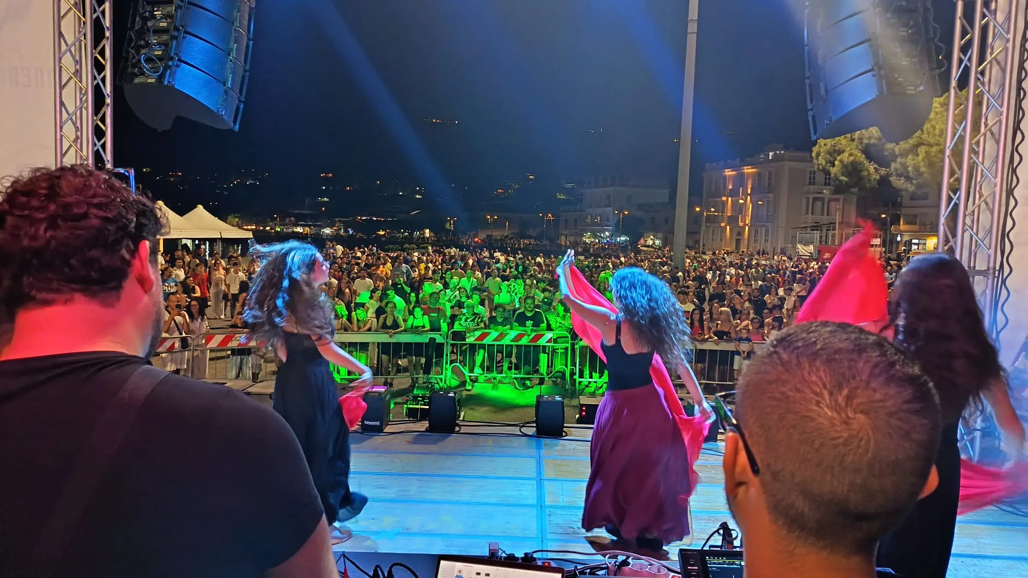 Vibo Marina brinda all’estate: vino, musica e spettacolo sul lungomare per la seconda edizione di “Calici sotto le stelle”. E stasera tocca agli amanti della birra\n