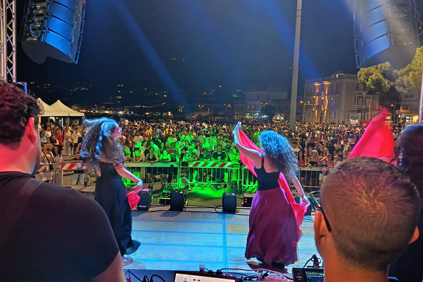 Vibo Marina brinda all’estate: vino, musica e spettacolo sul lungomare per la seconda edizione di “Calici sotto le stelle”. E stasera tocca agli amanti della birra\n