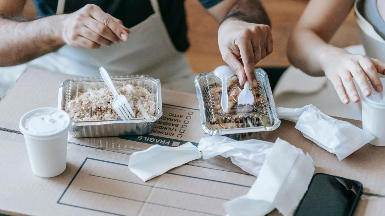 Plastica, stop a bustine monodose e mini-flaconi: ecco cosa cambia in Europa\n