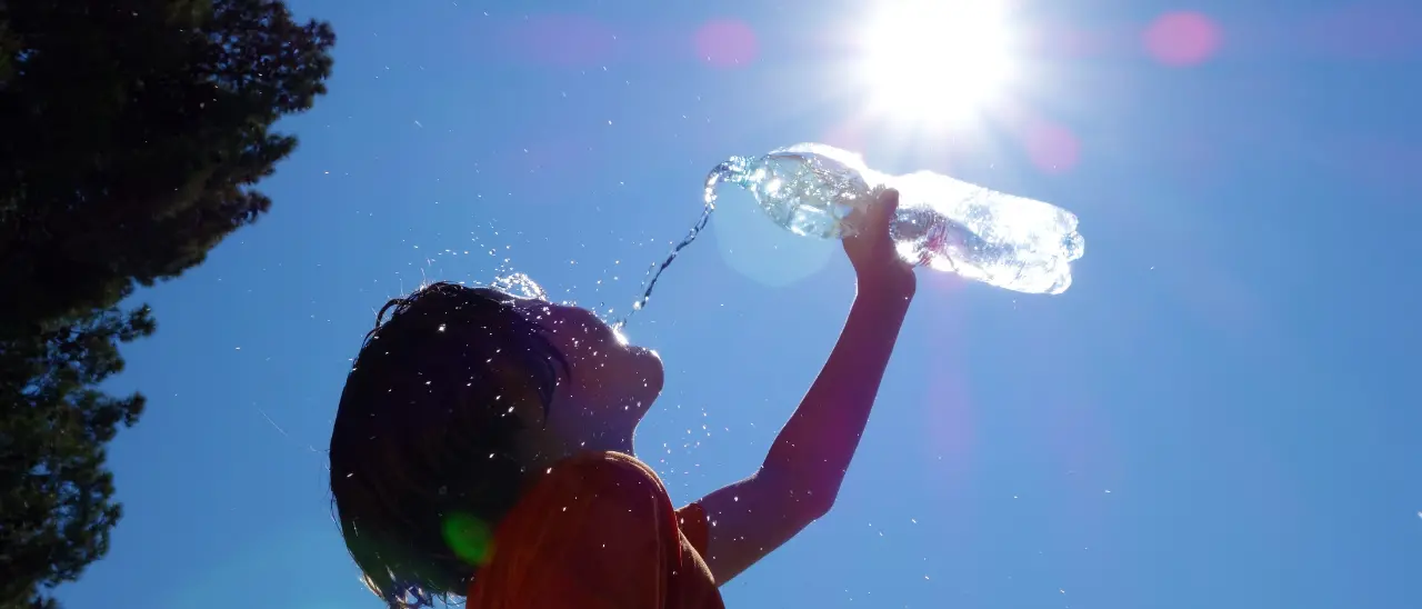 Calabria, il caldo africano resiste ma cambia tutto a Ferragosto: giù le temperature, temporali in agguato\n