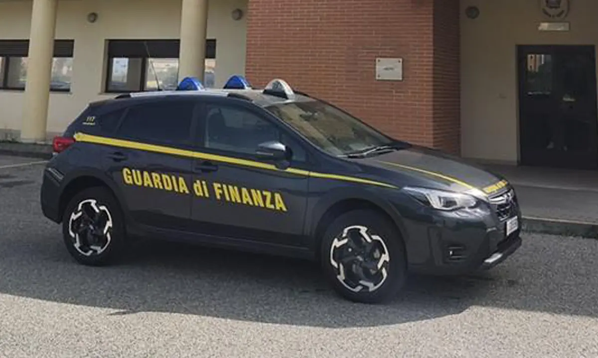 Cinque arresti per droga lungo la SS 106: sequestrato oltre un chilo e mezzo di marijuana\n