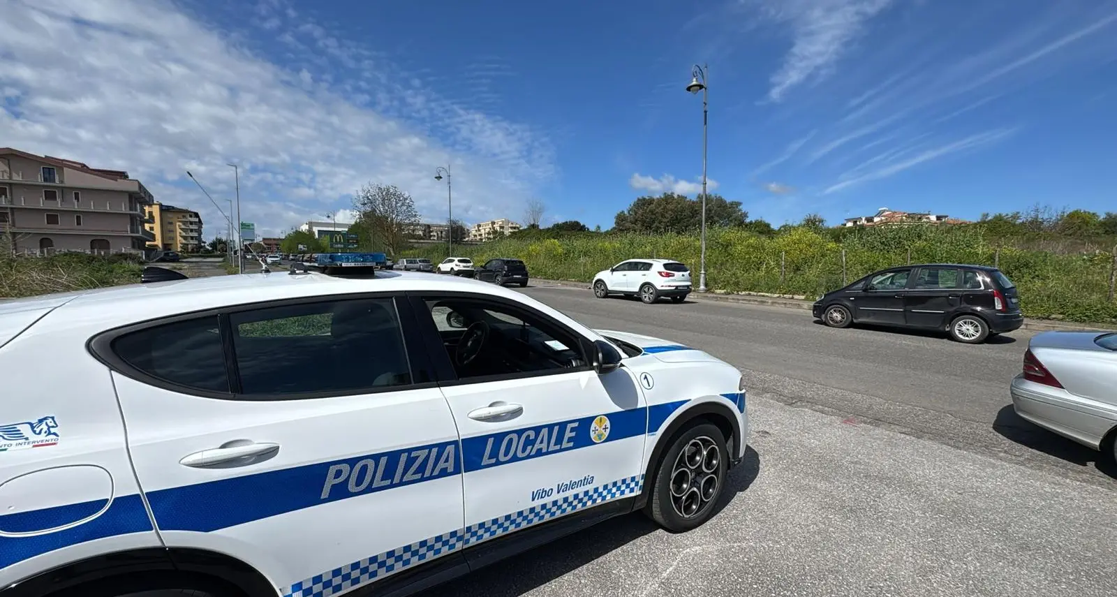 Vibo Marina, giovane scomparsa ritrovata a Bivona dopo ore di ricerche: decisivo l'intervento della Polizia locale\n