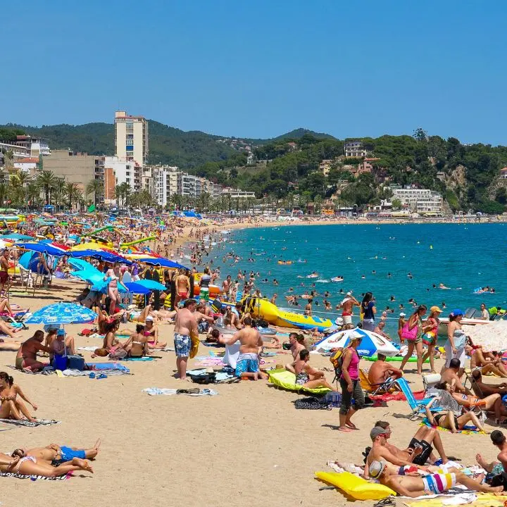 Turismo e trasporti, Calabria maglia nera dell’inflazione: a Reggio Calabria prezzi in aumento del 4%\n