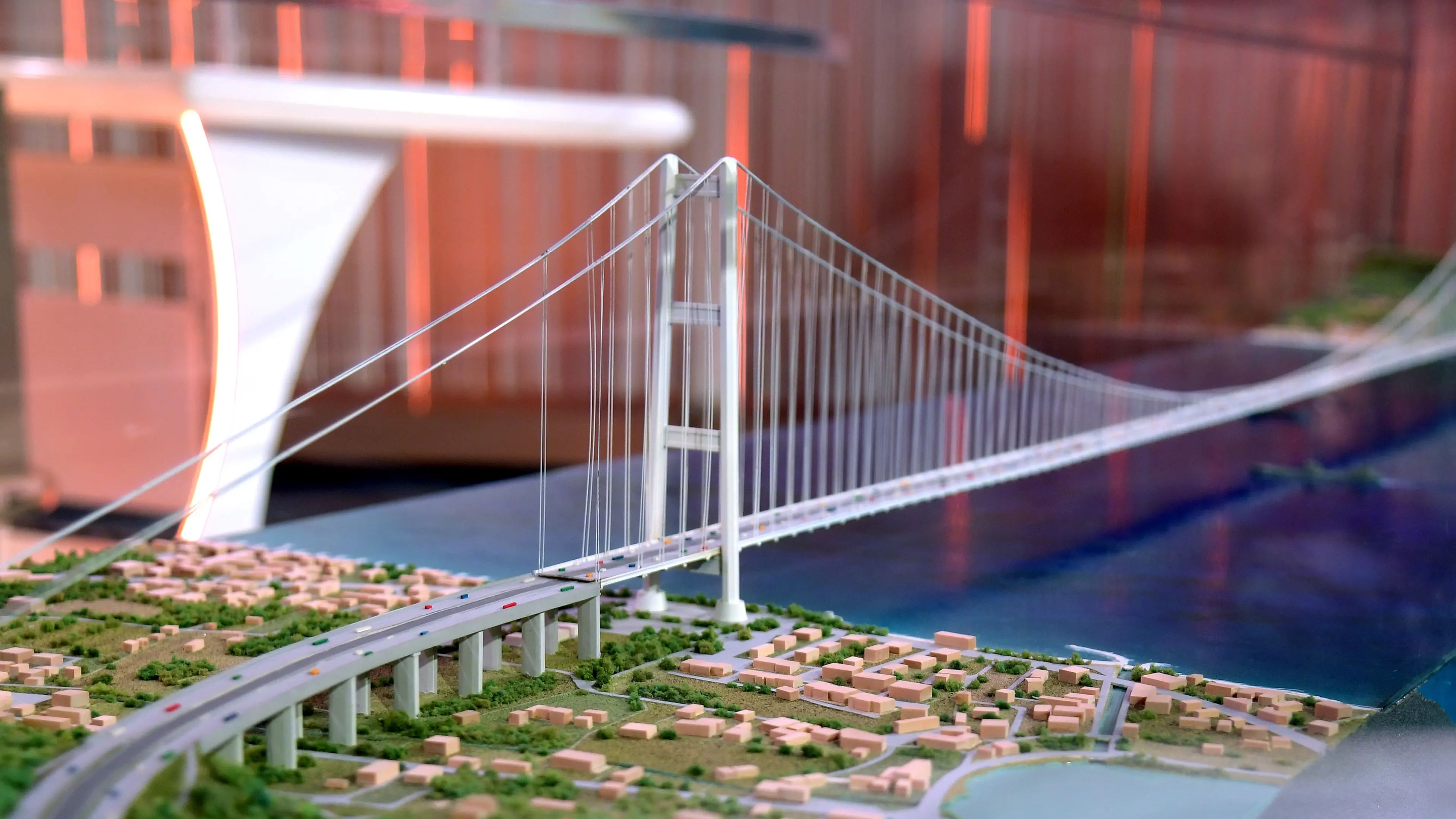 <p>Il plastico del Ponte sullo Stretto </p>\\n , Fabio Cimaglia FTG