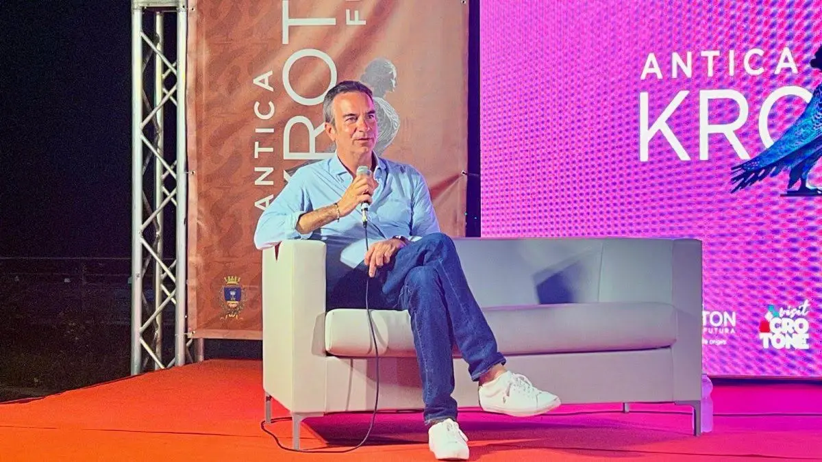 Crotone, Occhiuto tra aeroporto, Oncologia e Vannacci: «Chi aderisce a Futuro Nazionale non sta più nel centrodestra»\n