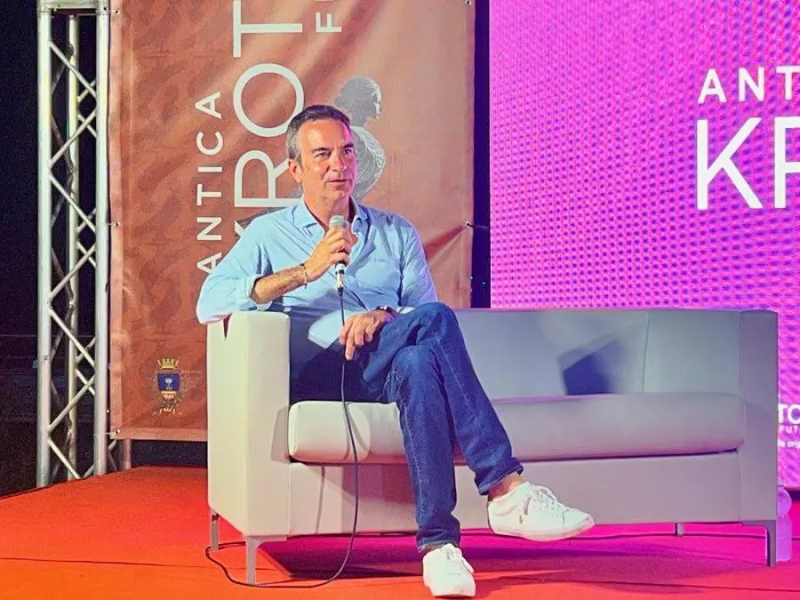 Crotone, Occhiuto tra aeroporto, Oncologia e Vannacci: «Chi aderisce a Futuro Nazionale non sta più nel centrodestra»