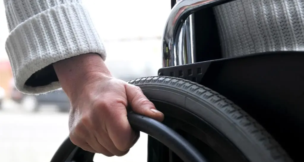 Reggio, la battaglia di venti famiglie per l’accesso alle case: «Ci sono anziani e disabili»\n
