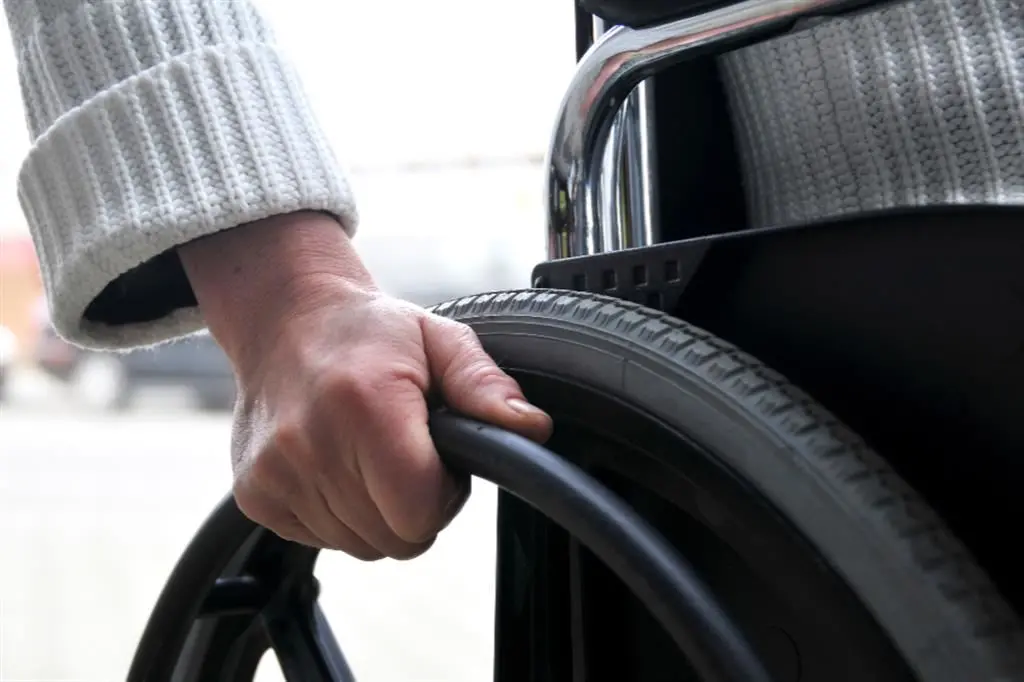 Reggio, la battaglia di venti famiglie per l’accesso alle case: «Ci sono anziani e disabili»\n