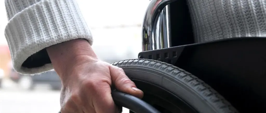 Reggio, la battaglia di venti famiglie per l’accesso alle case: «Ci sono anziani e disabili»\n