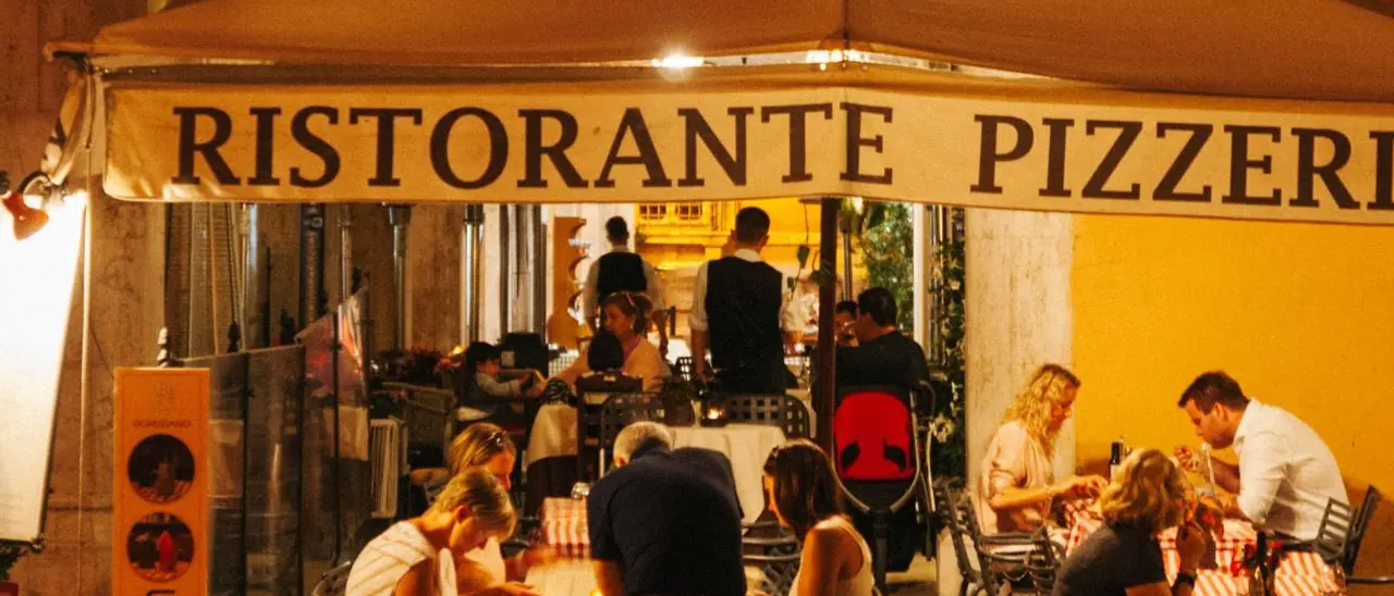 Ferragosto da un miliardo di euro nei ristoranti: ma 8,9 milioni di italiani rinunciano alle vacanze\n