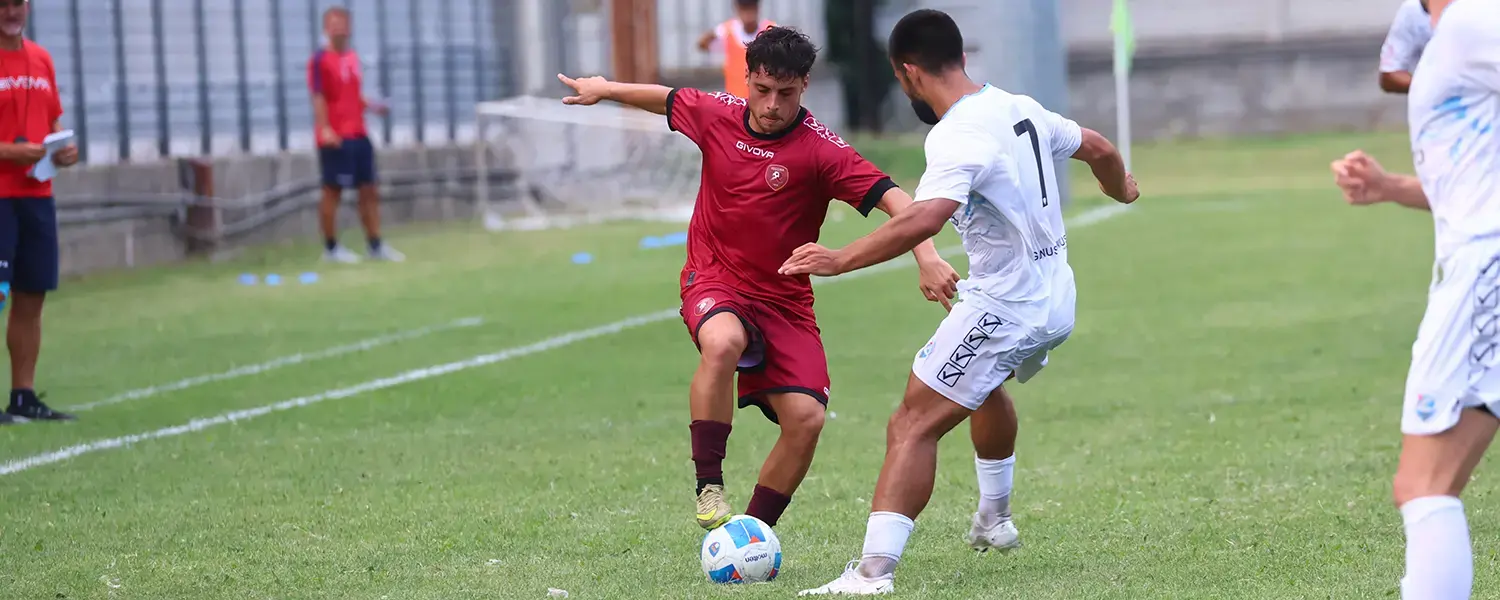 Reggina, sfuma la vittoria nell’ultimo test match degli amaranto: la Sanremese rimonta e vince 2-1\n