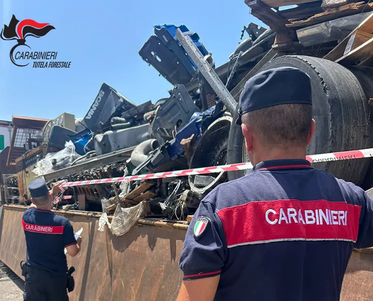 Rifiuti pericolosi e oli, sequestrato un complesso industriale a Tortora\n