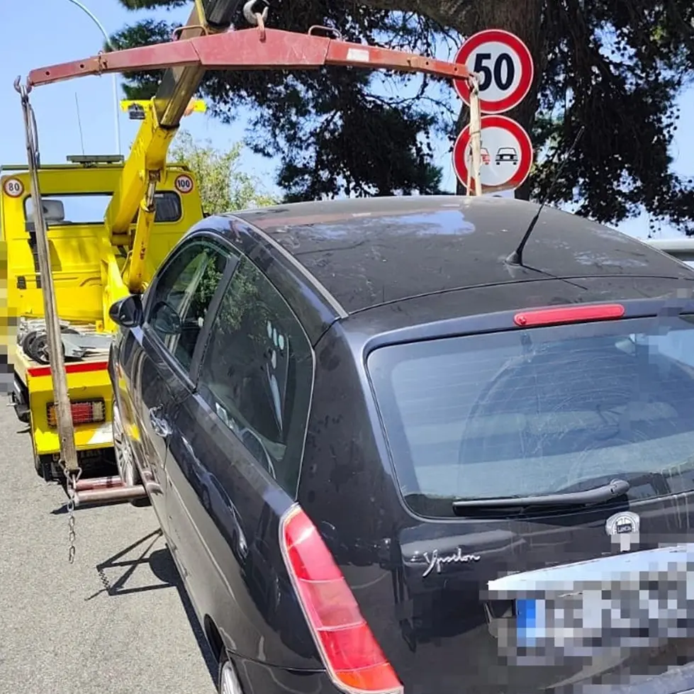 A Scilla\u00A0parcheggio selvaggio, la polizia locale impegnata in costanti gli interventi di ripristino della circolazione stradale\n