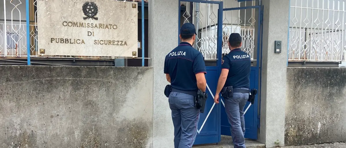 Furto aggravato in esercizio commerciale Cittanova, la Polizia\u00A0denuncia\u00A0due cittadini georgiani\u00A0irregolari\u00A0\n