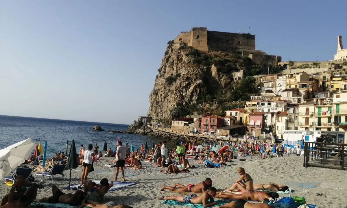 Ferragosto dei reggini, la sfida è tra jonica e tirrenica: tutte le mete più amate\n