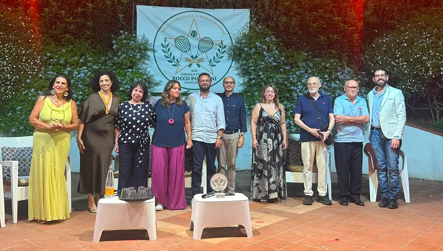 “Varcare la soglia”, a Reggio un salotto letterario tra teatro, musica e memoria\n