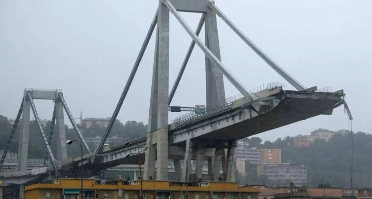 Ponte Morandi, 8 anni fa il crollo con 43 morti: Genova ricorda le vittime. Meloni: «Ferita profonda»\n
